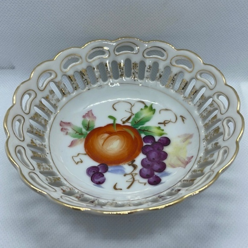 Vintage hand‎ painted bowl